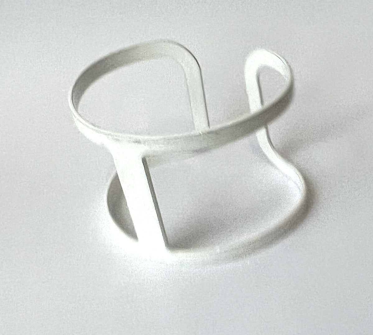 90. Flip Cuff (White)