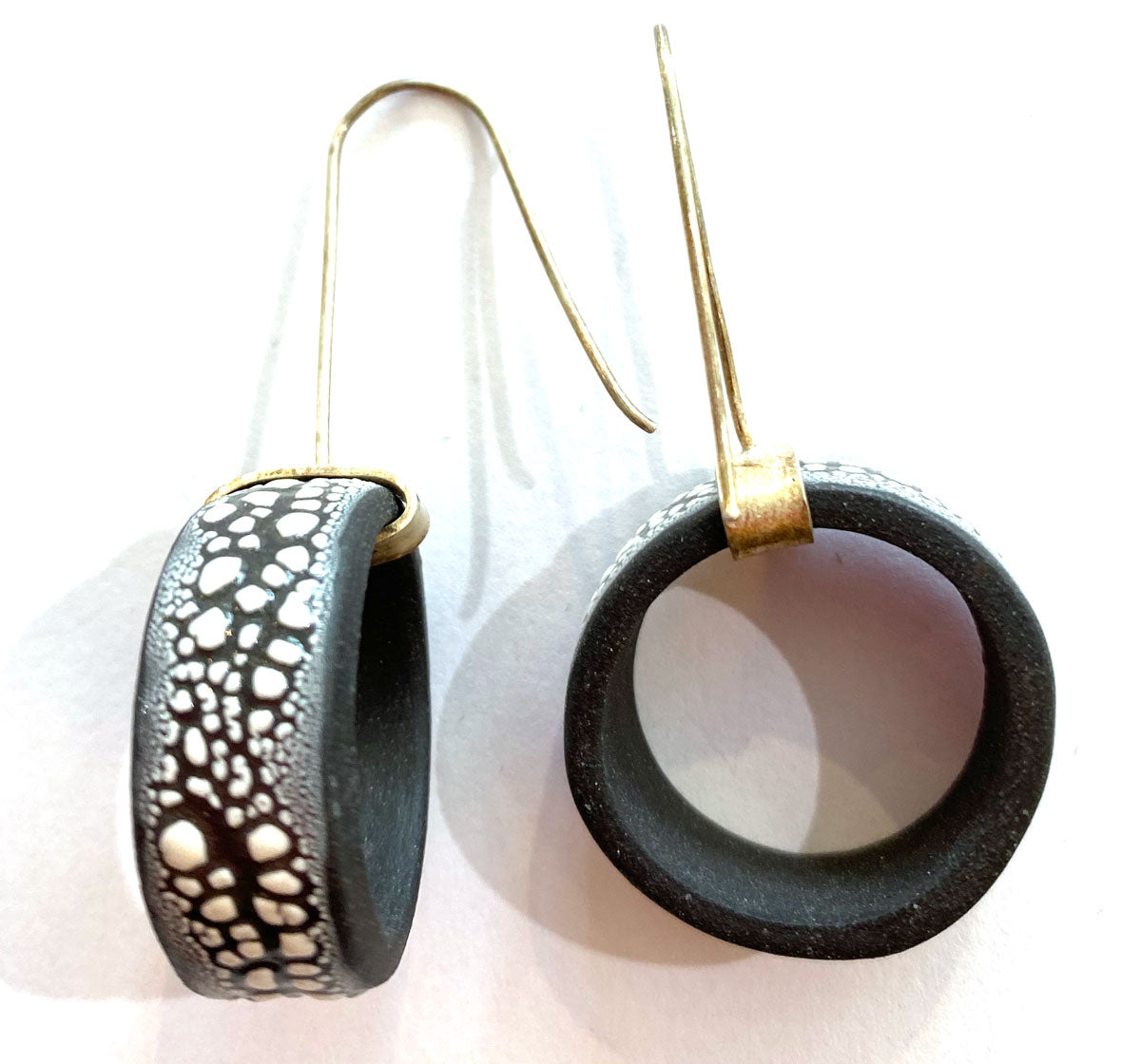 36. Black/White Crackle Hoop Earrings (small)